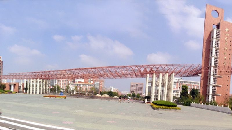 深圳电子配件批发市场代理政策解析：如何选择可靠合作伙伴